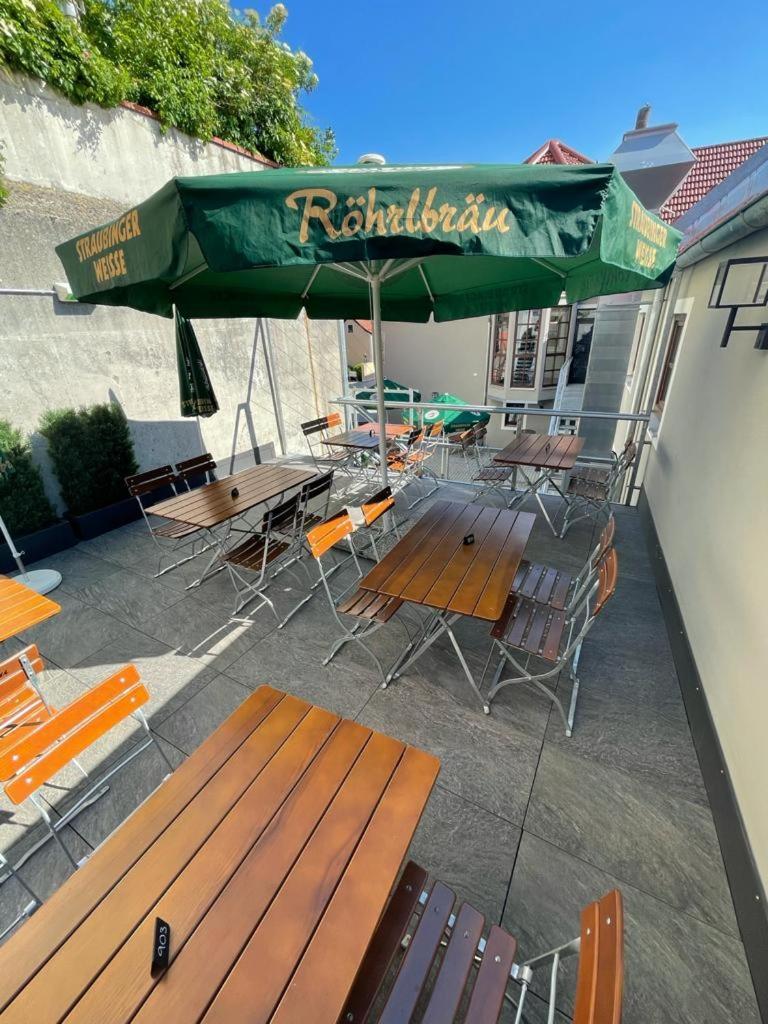 Hotelgasthof Kirchenwirt Schierling Exterior photo